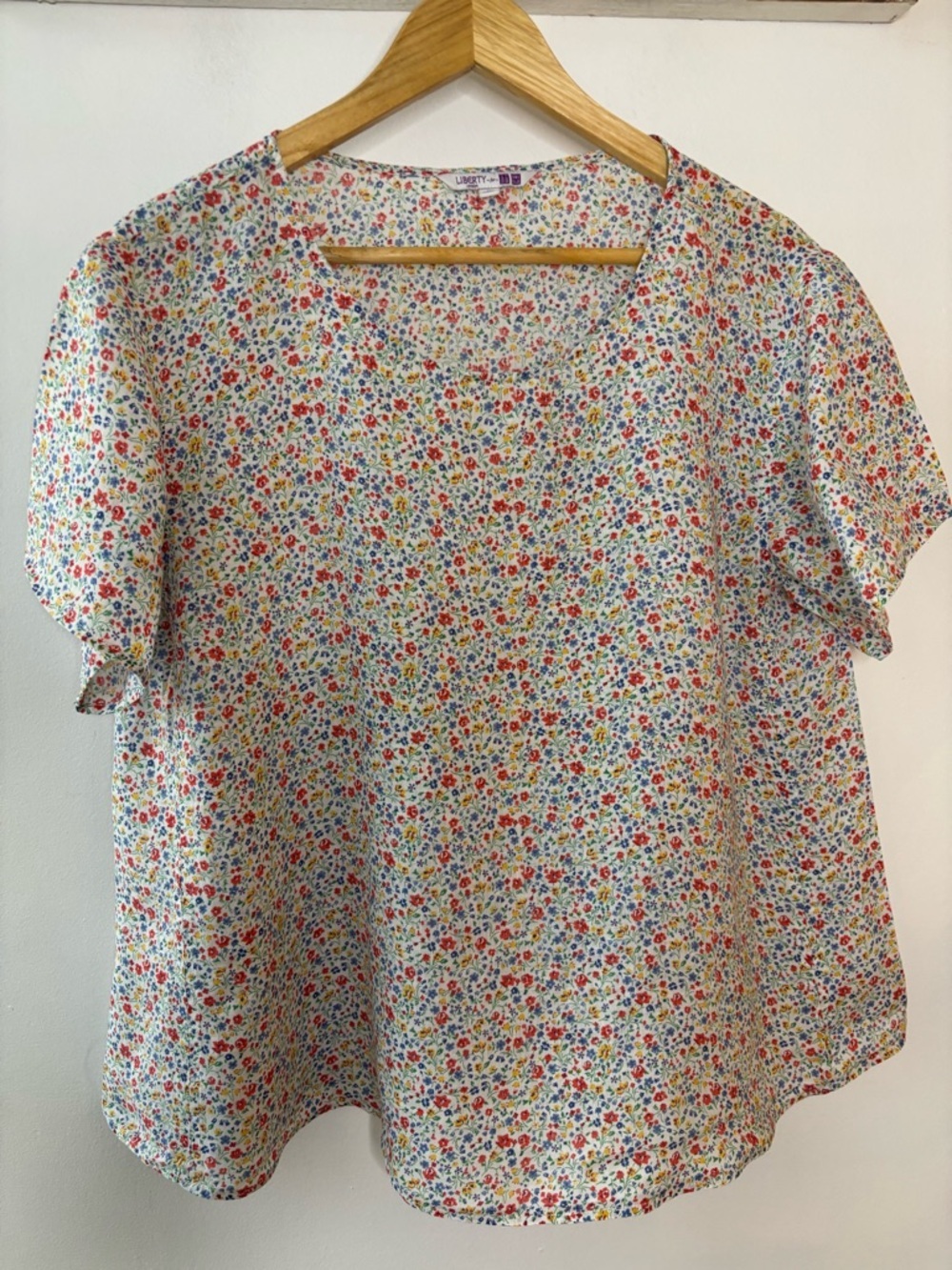 Liberty of London for Uniqlo Multicolor Ditsy Print Floral Linen Top